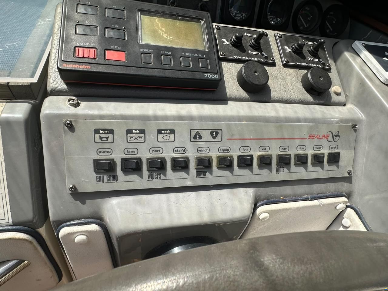 Sealine 328