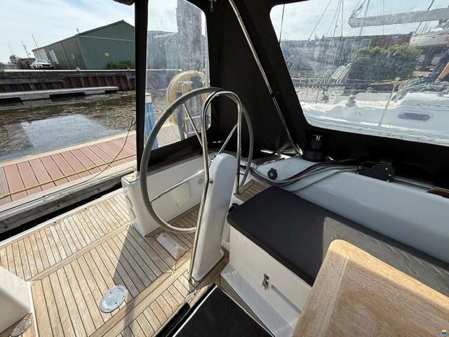 Hanse 348