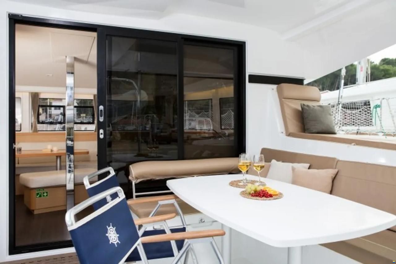 Lagoon 42