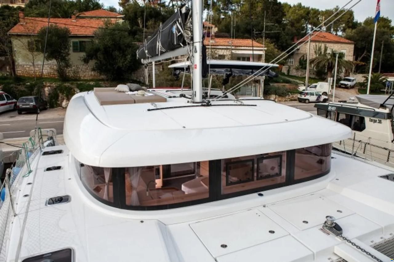 Lagoon 42