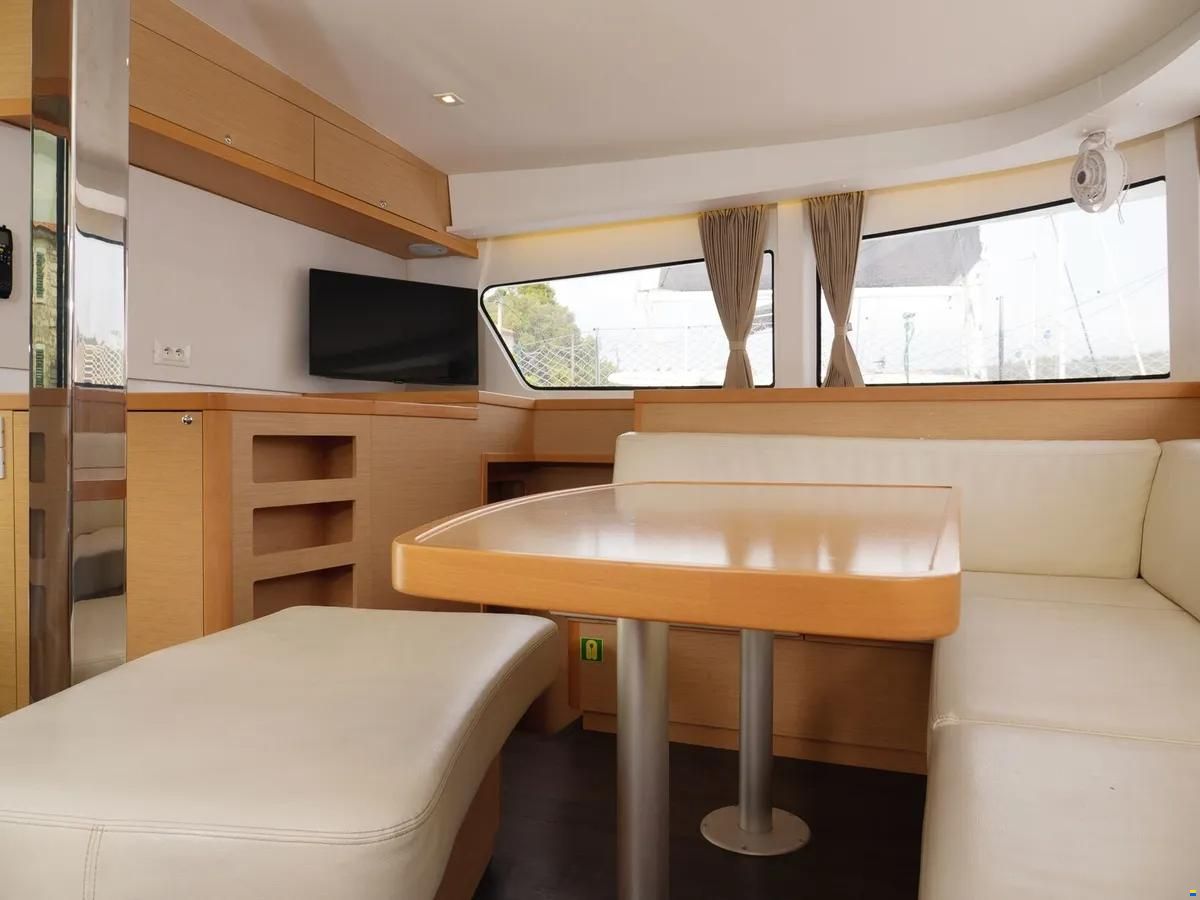 Lagoon 42