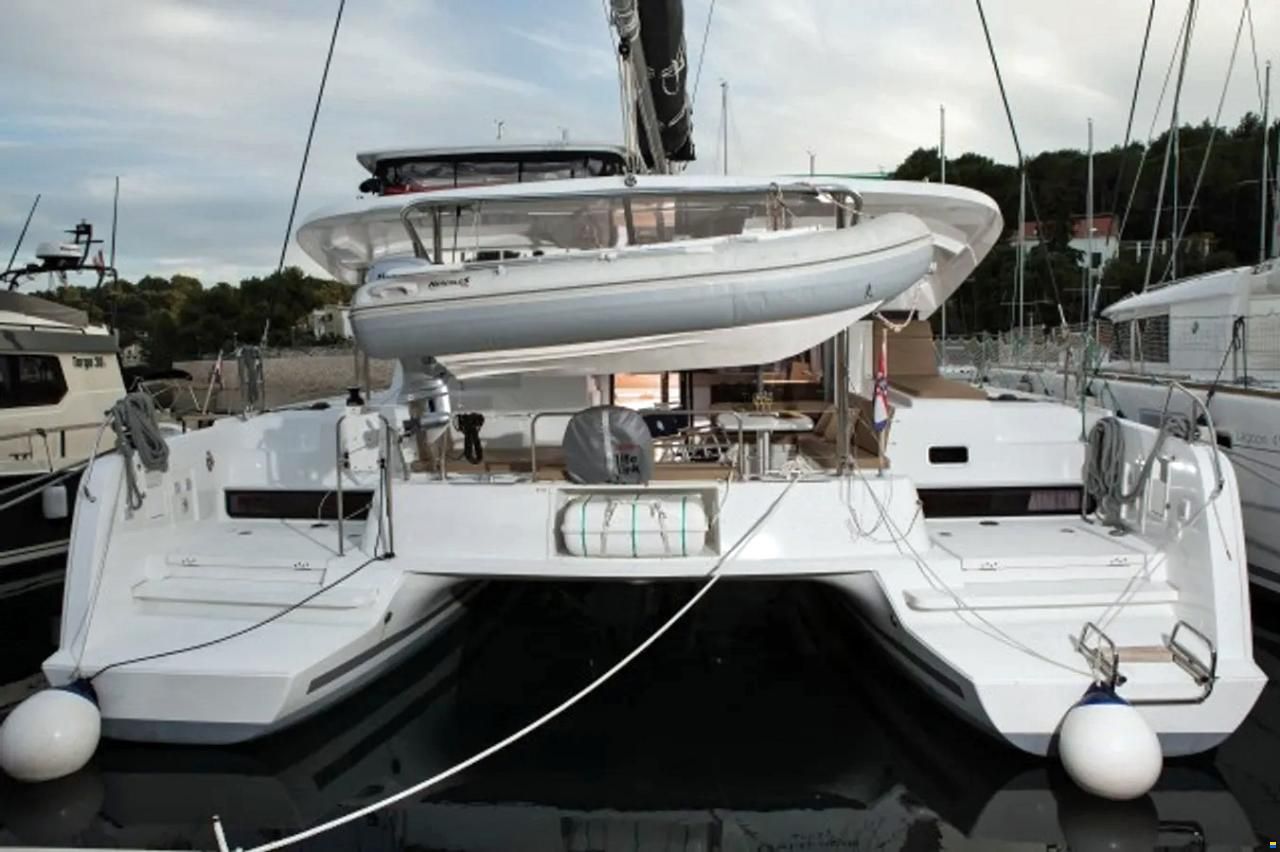 Lagoon 42
