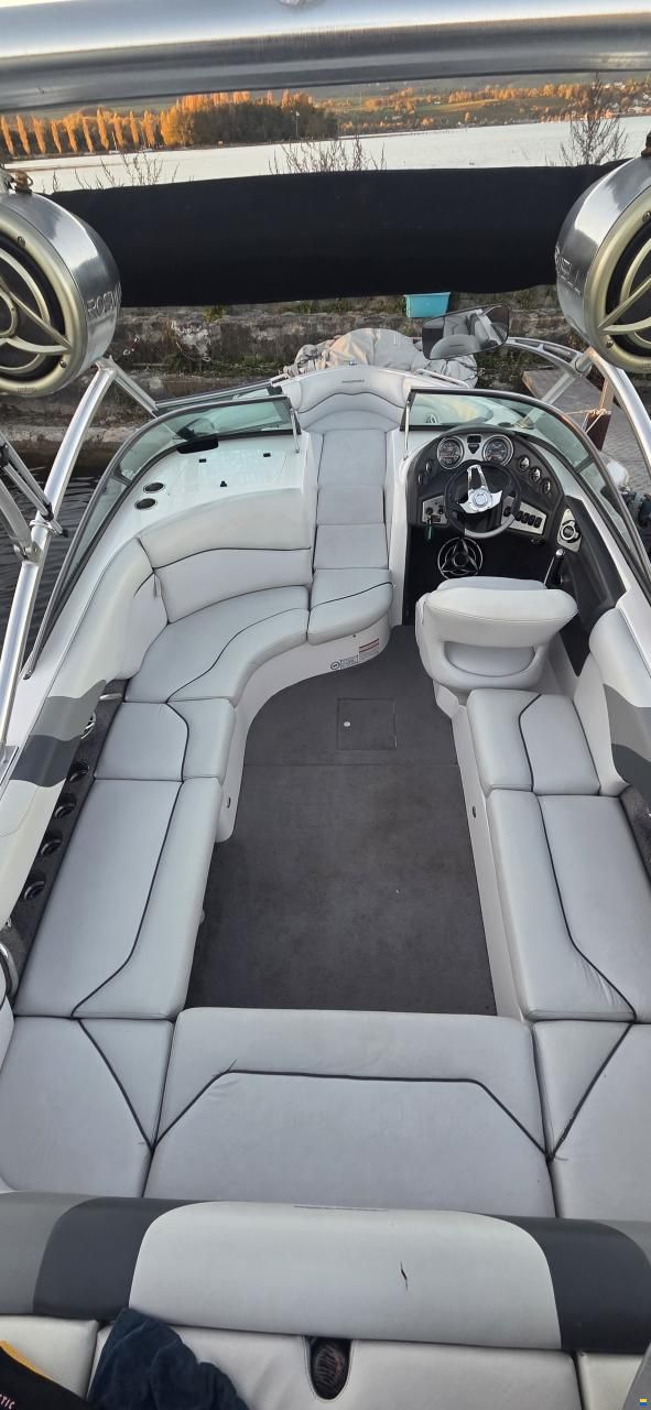 Moomba Mobius XLV 23"