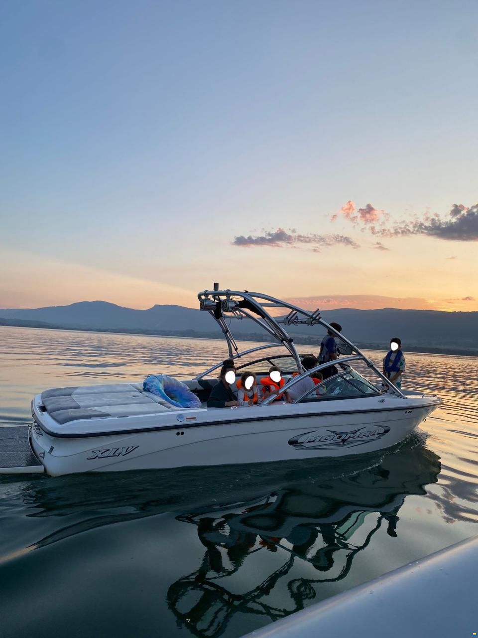 Moomba Mobius XLV 23"