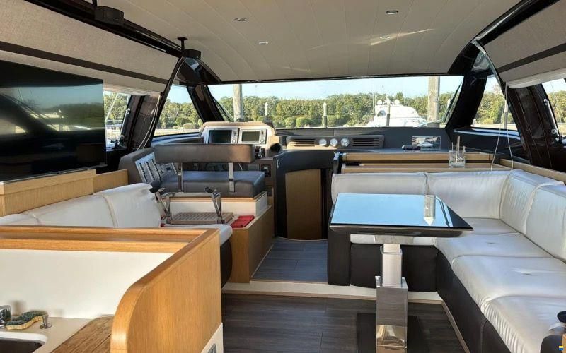 Ferretti 570