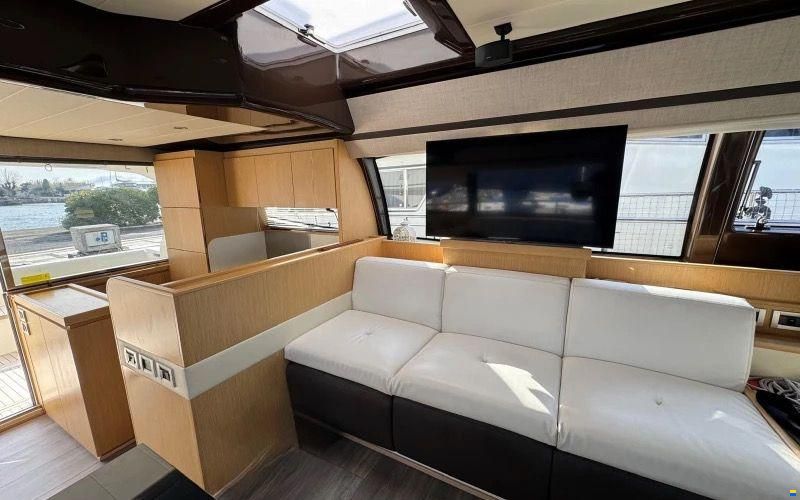 Ferretti 570