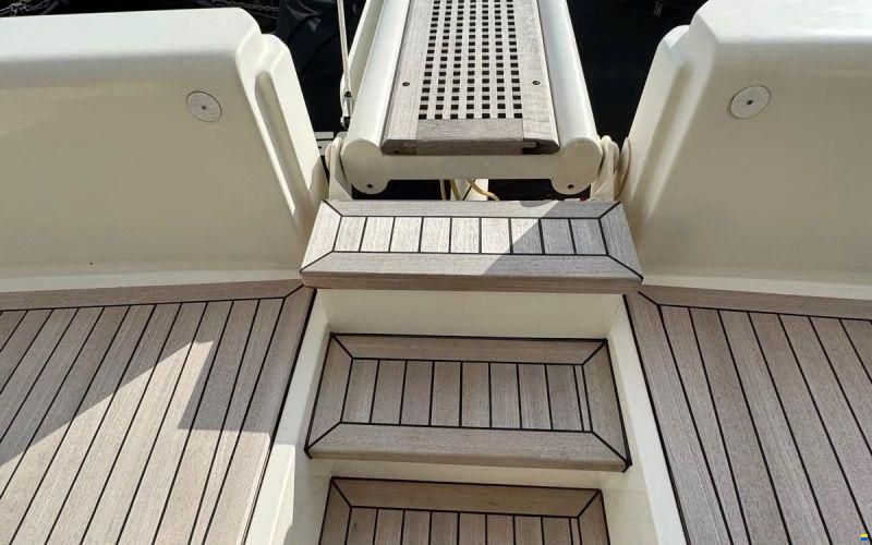 Ferretti 570