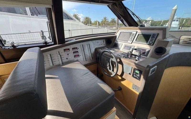Ferretti 570