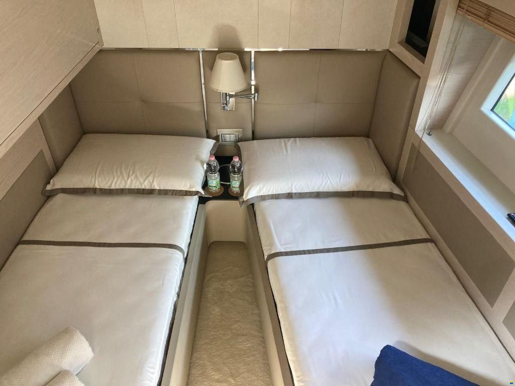 Azimut 80