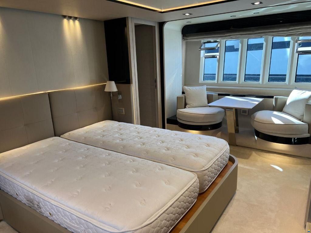 Azimut 80