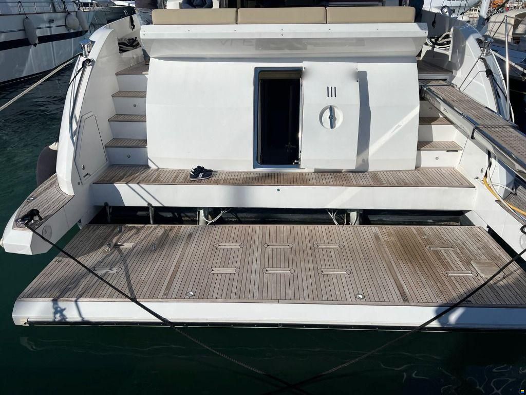 Azimut 80