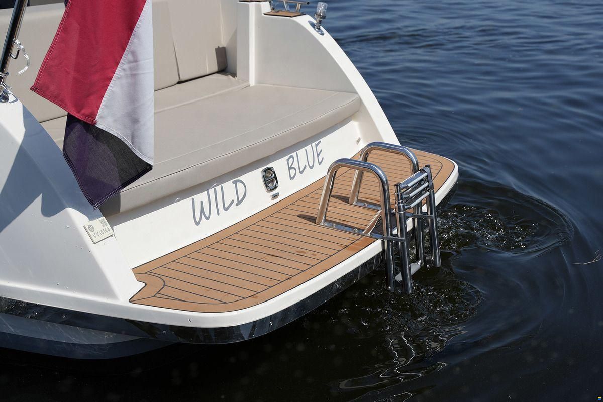 Interboat DE Intender 820