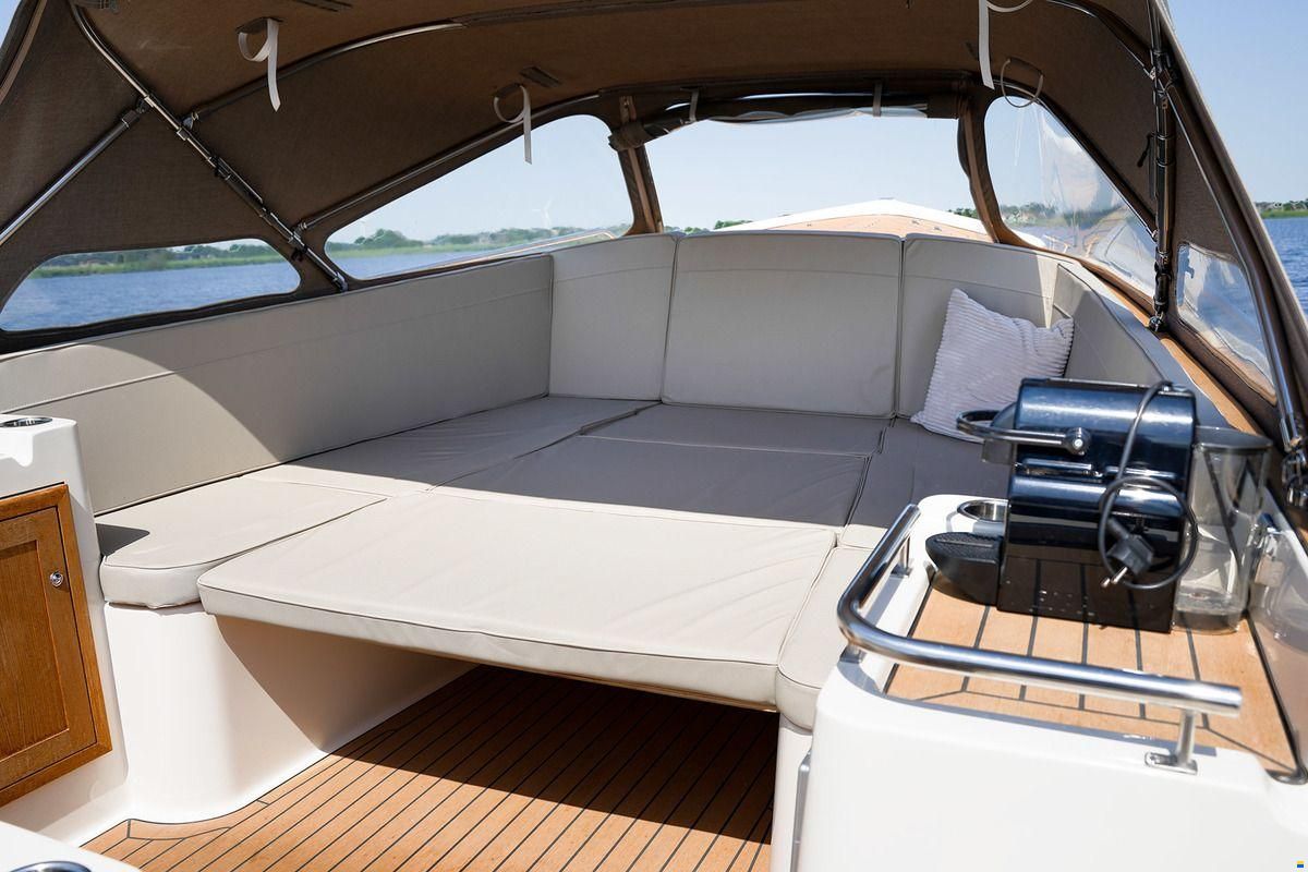Interboat DE Intender 820