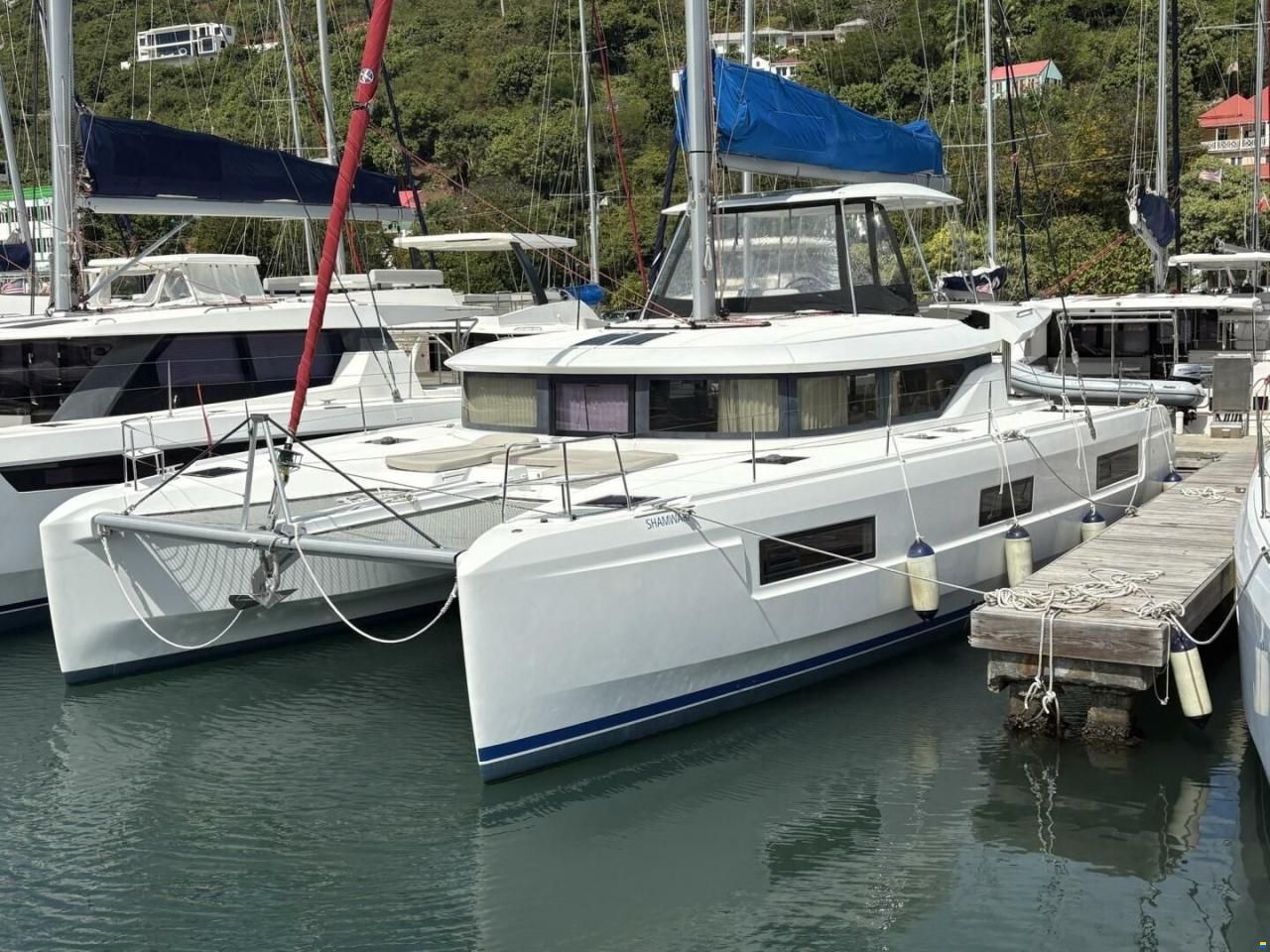 Lagoon 464