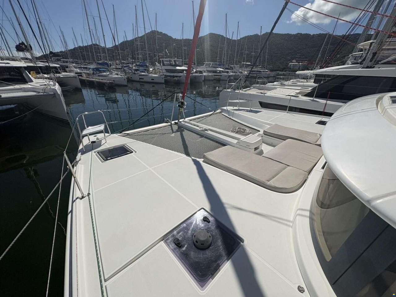 Lagoon 464