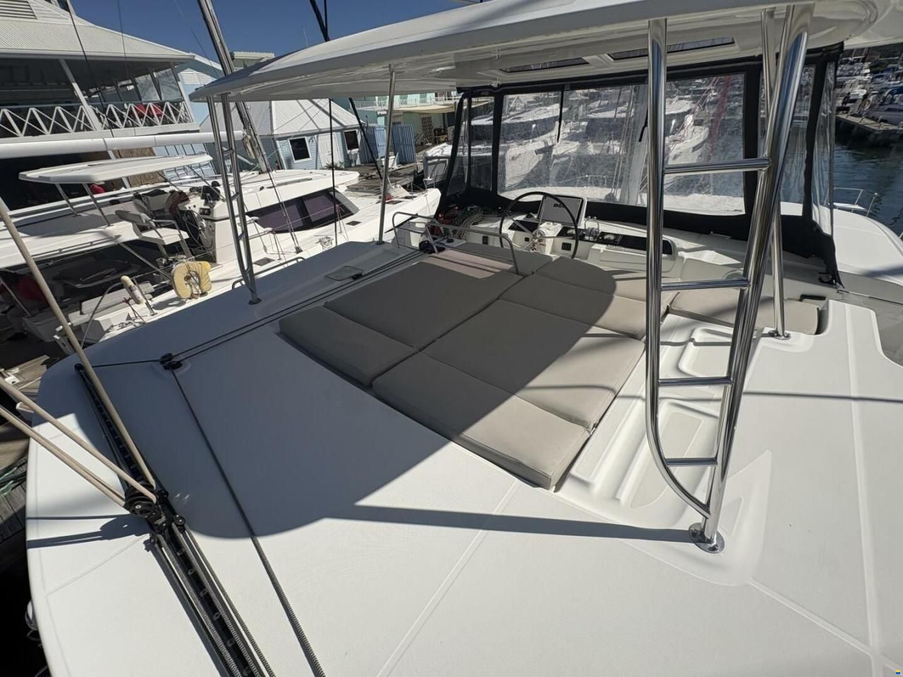 Lagoon 464