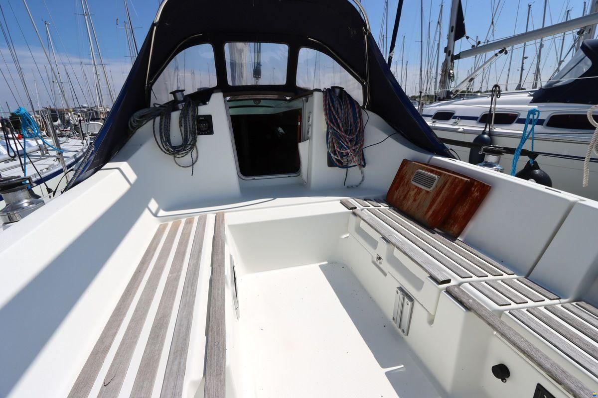 Beneteau Oceanis 300
