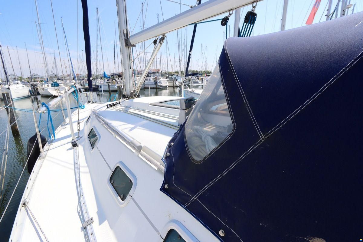 Beneteau Oceanis 300