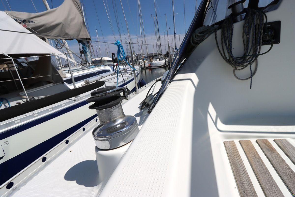 Beneteau Oceanis 300