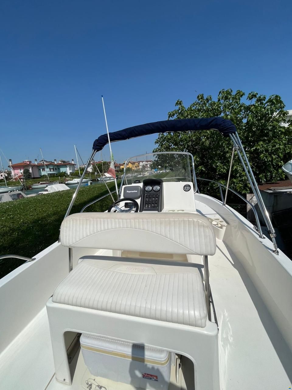 Boston Whaler 200 DAUNTLESS
