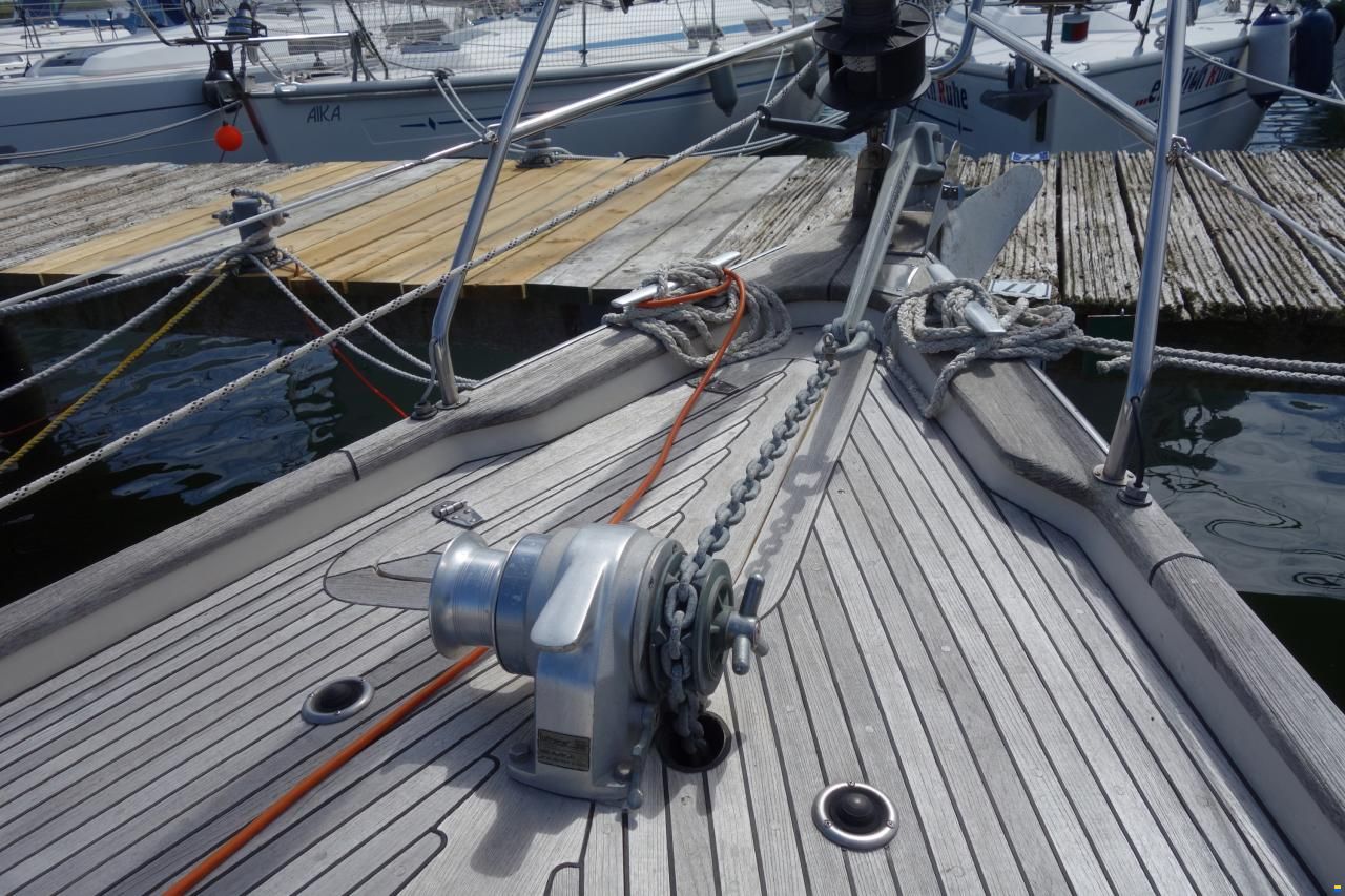 Hallberg-Rassy HR 352