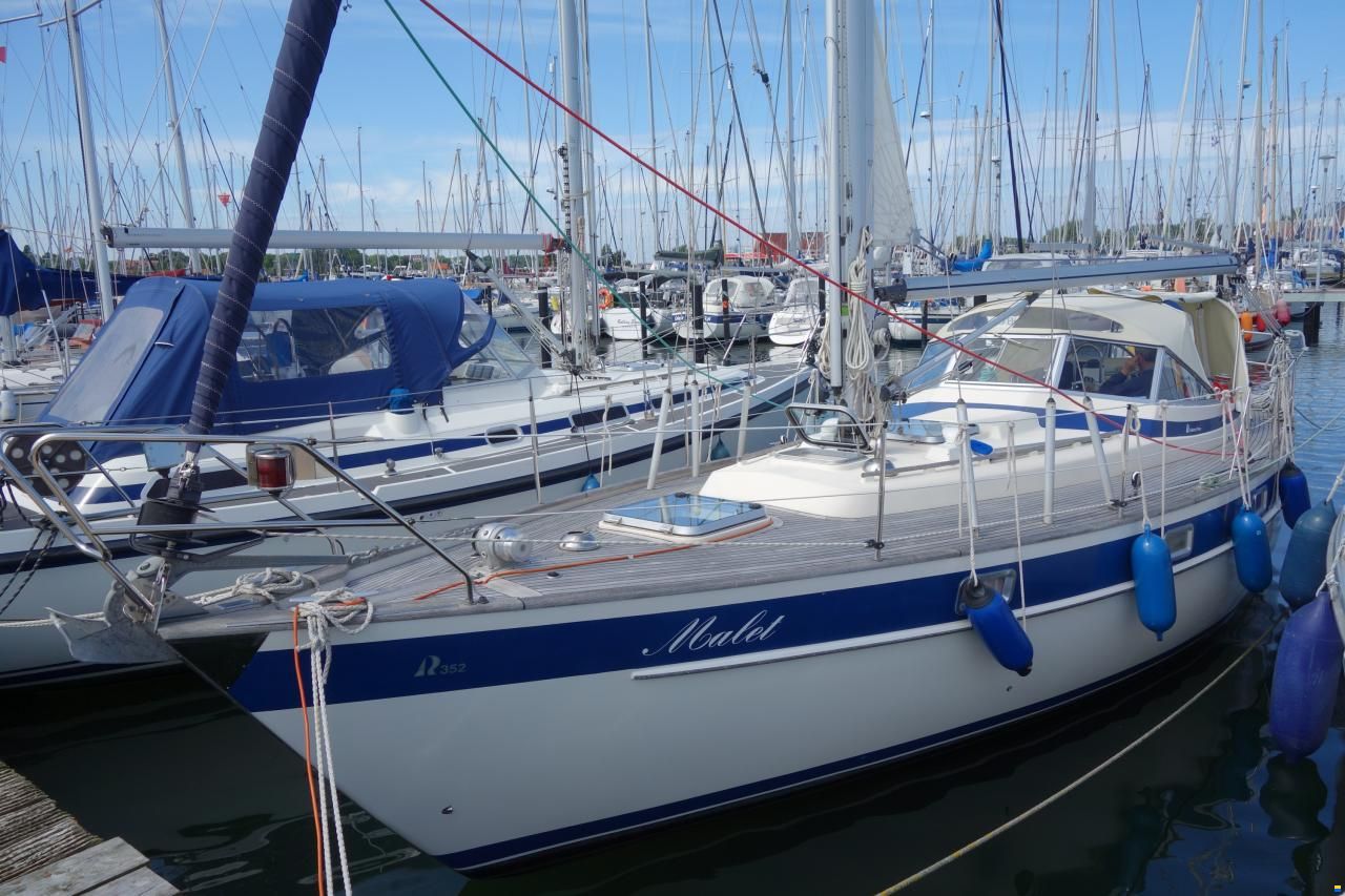 Hallberg-Rassy HR 352
