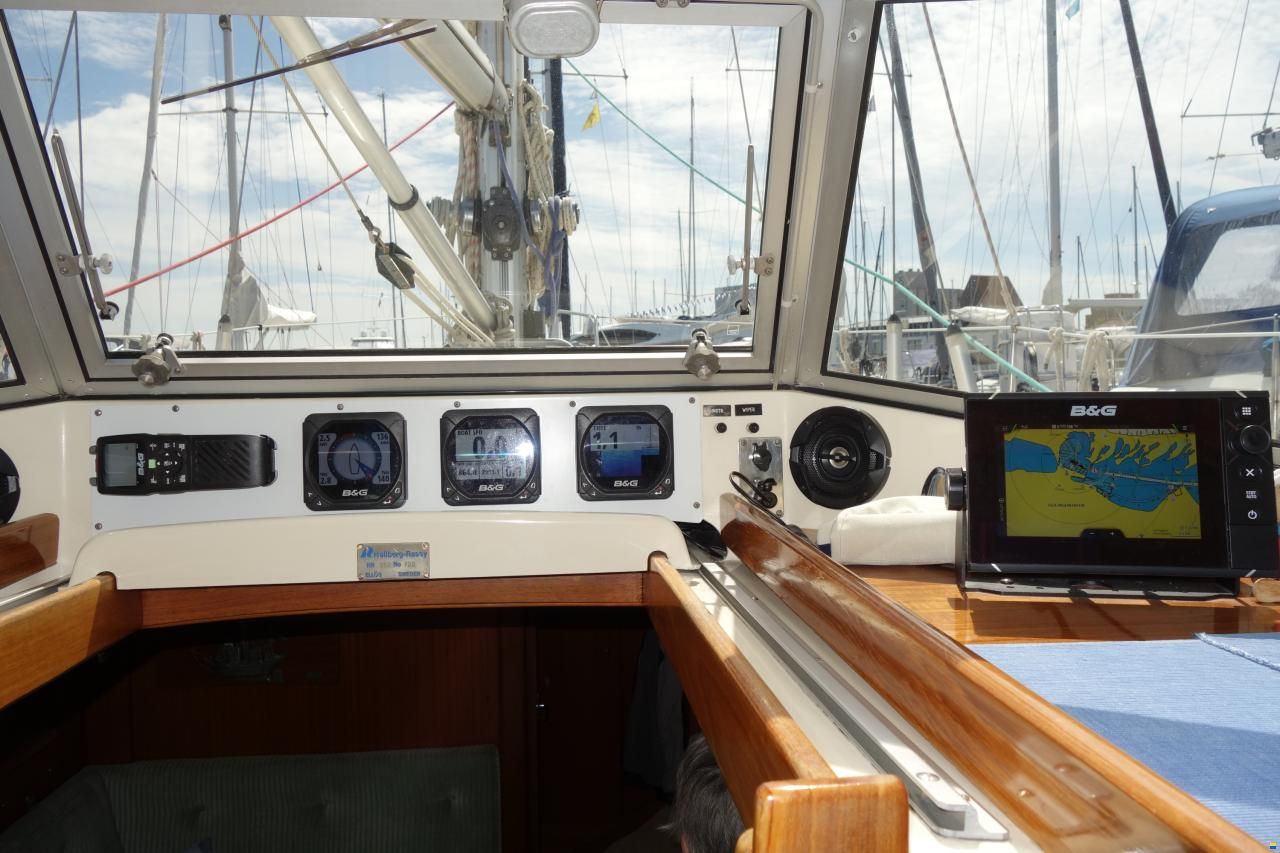 Hallberg-Rassy HR 352