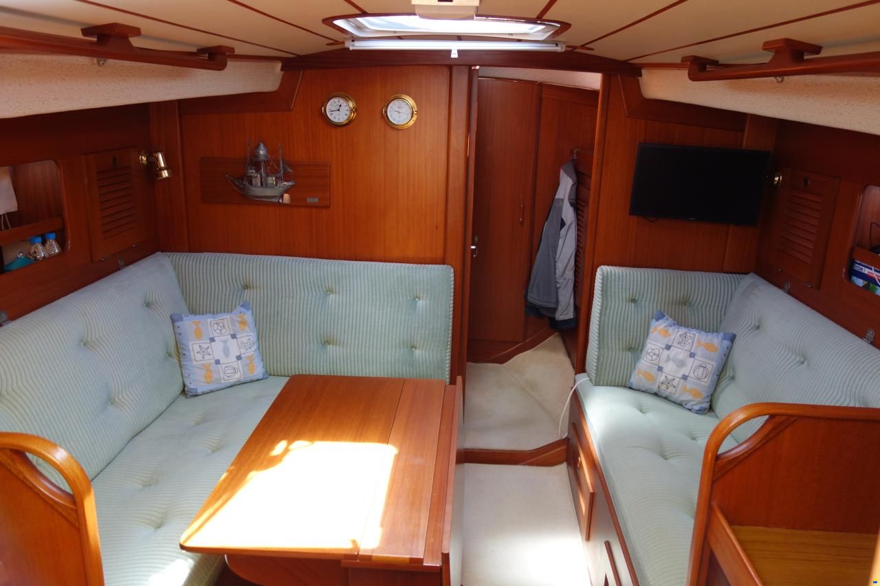 Hallberg-Rassy HR 352
