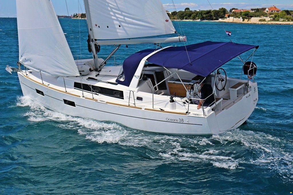 Beneteau Oceanis 38