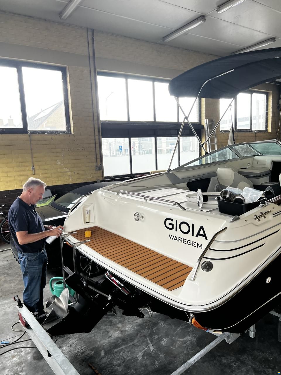Sea Ray 220 SR