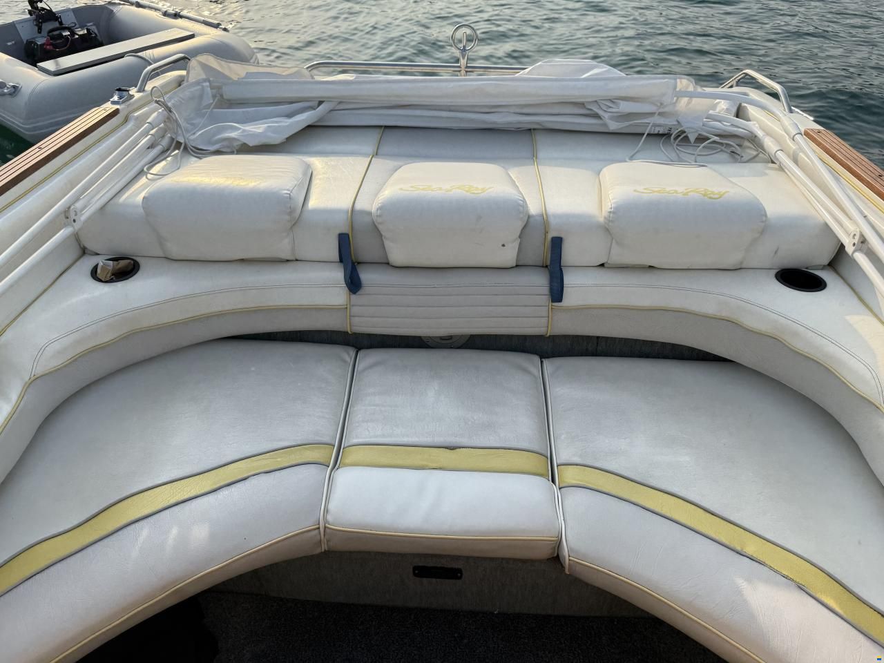 Sea Ray 220 SR