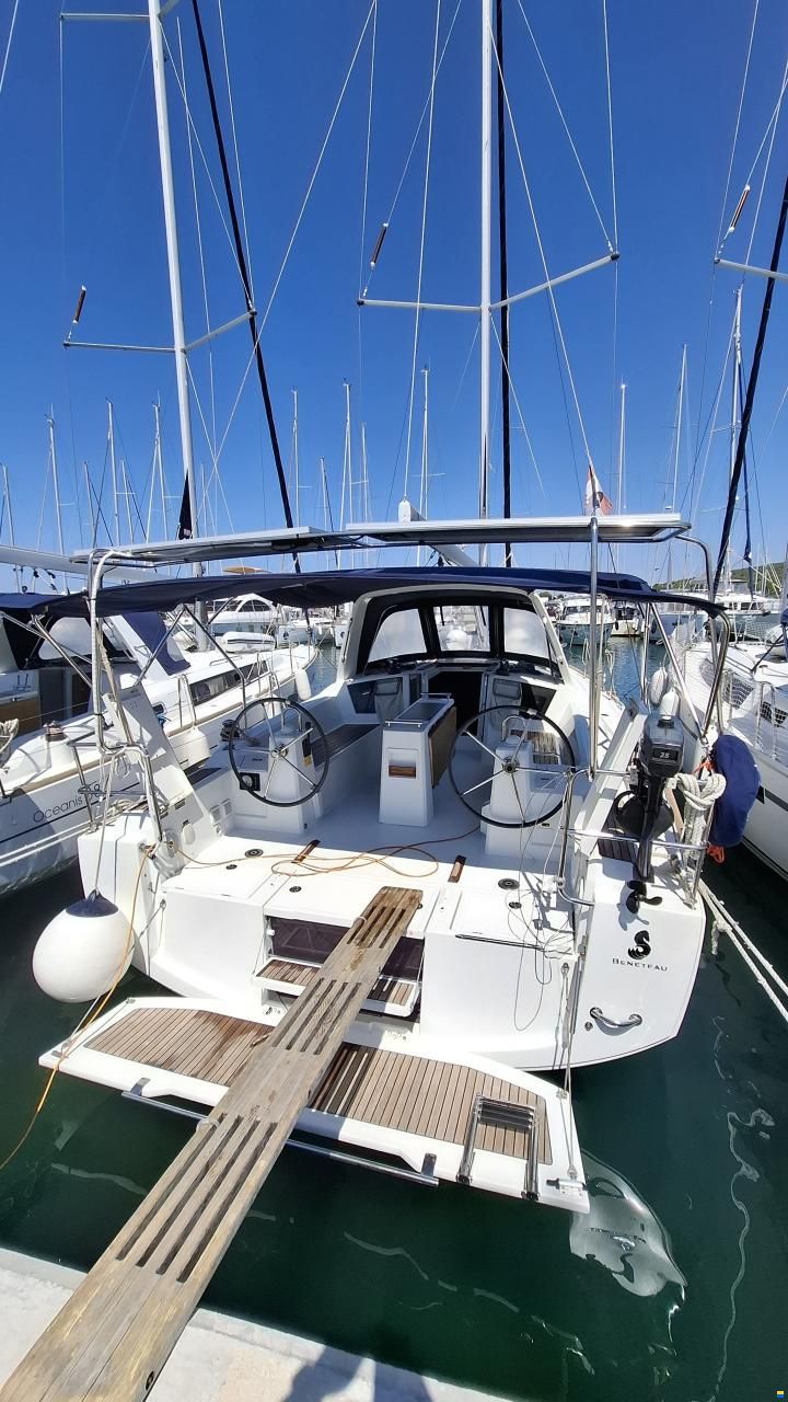 Beneteau Oceanis 38.1