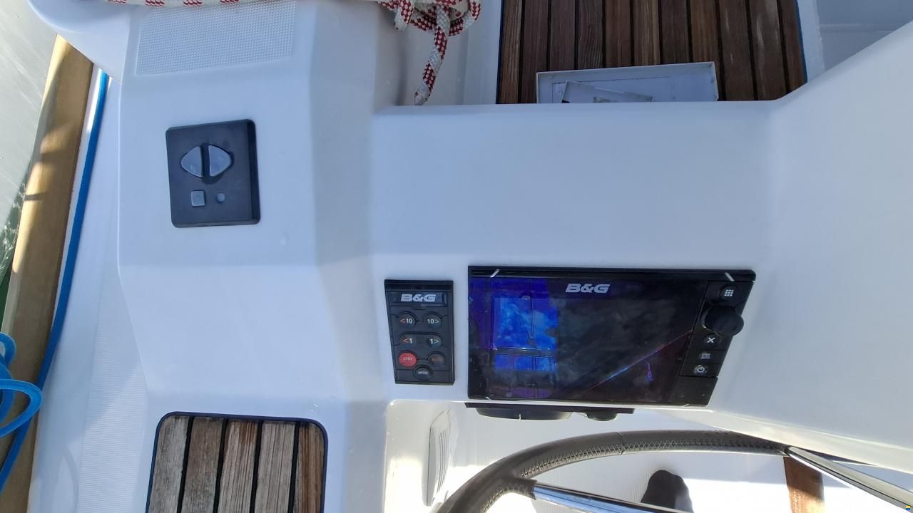 Beneteau Oceanis 38.1