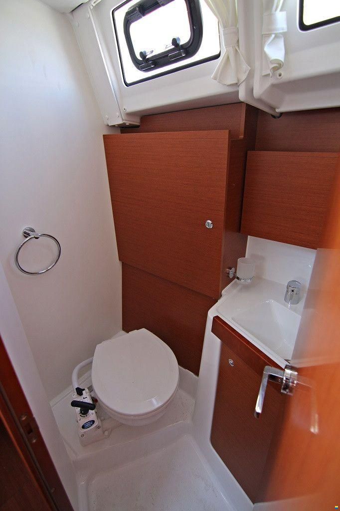 Beneteau Oceanis 38.1