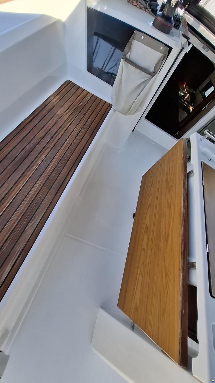 Beneteau Oceanis 38.1