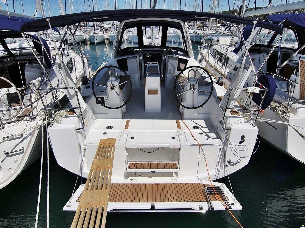 Beneteau Oceanis 38.1