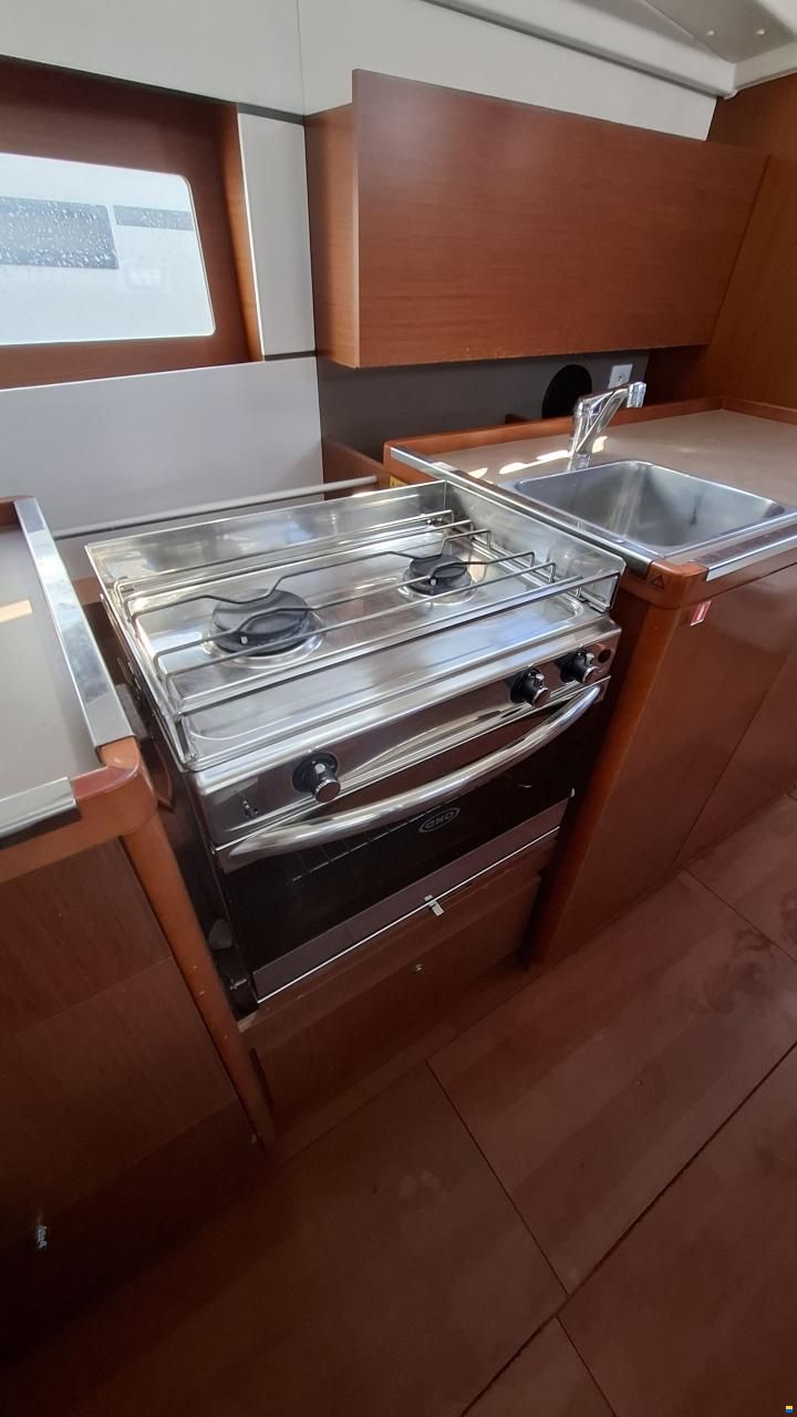 Beneteau Oceanis 38.1