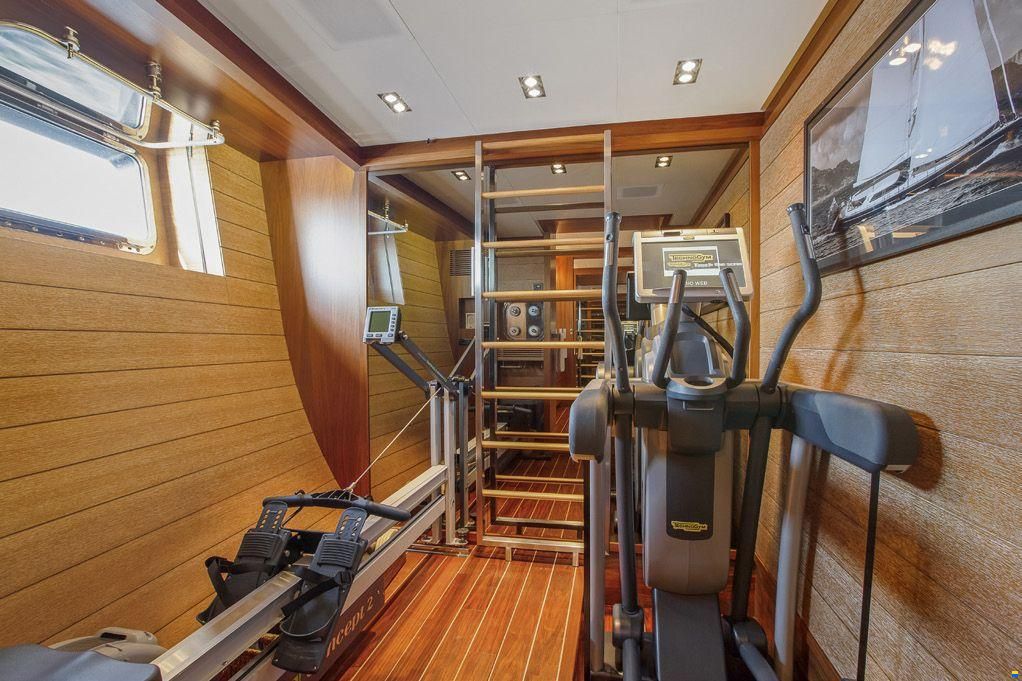 Perini Navi PERINI 40M FAST CRUISING LIN
