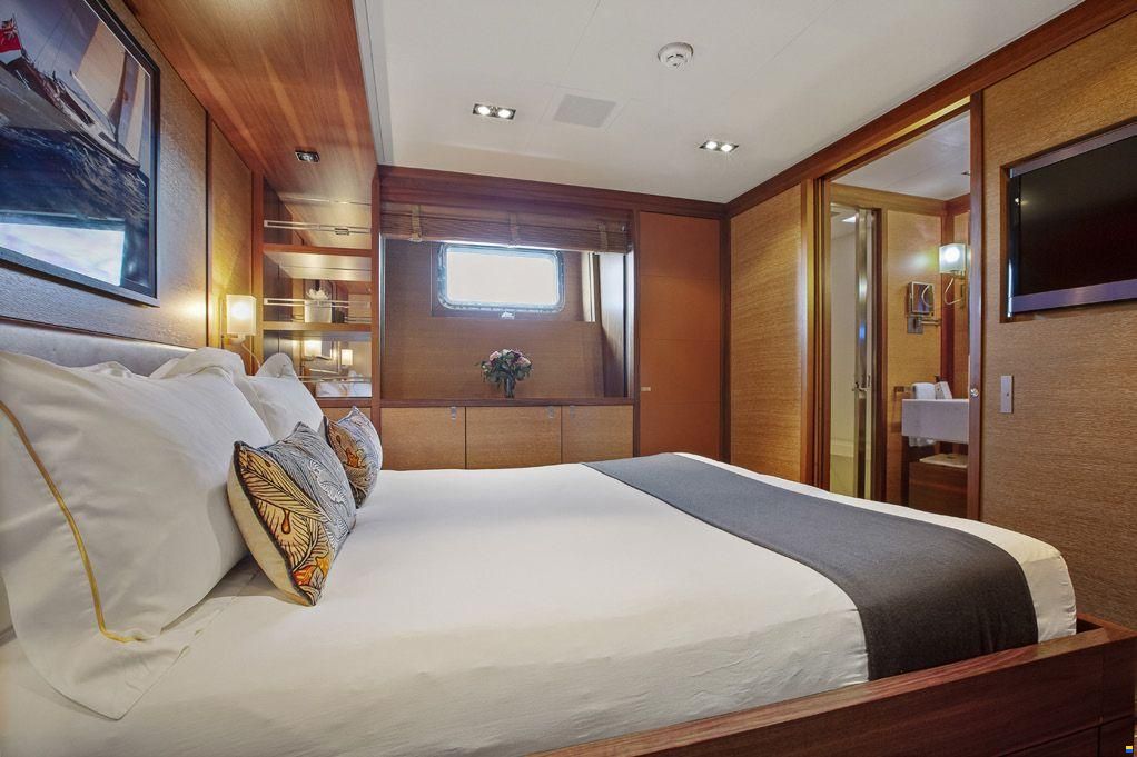 Perini Navi PERINI 40M FAST CRUISING LIN