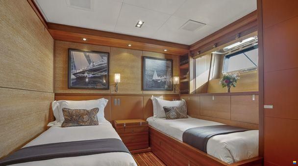 Perini Navi PERINI 40M FAST CRUISING LIN