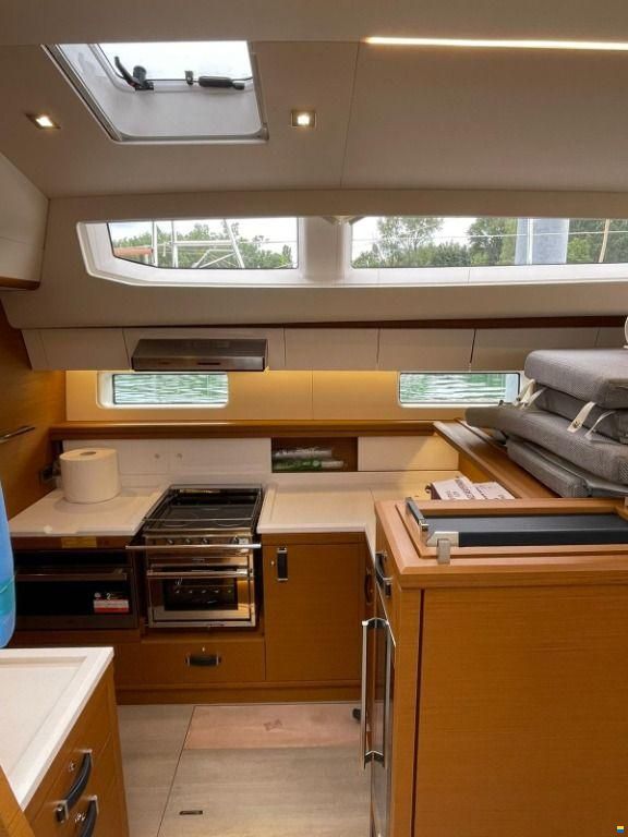 Jeanneau Yachts J 65