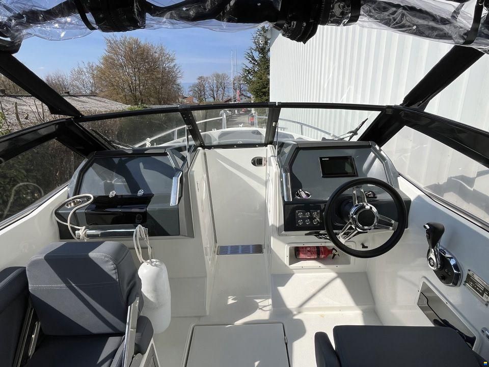 Parker 630 BOW RIDER