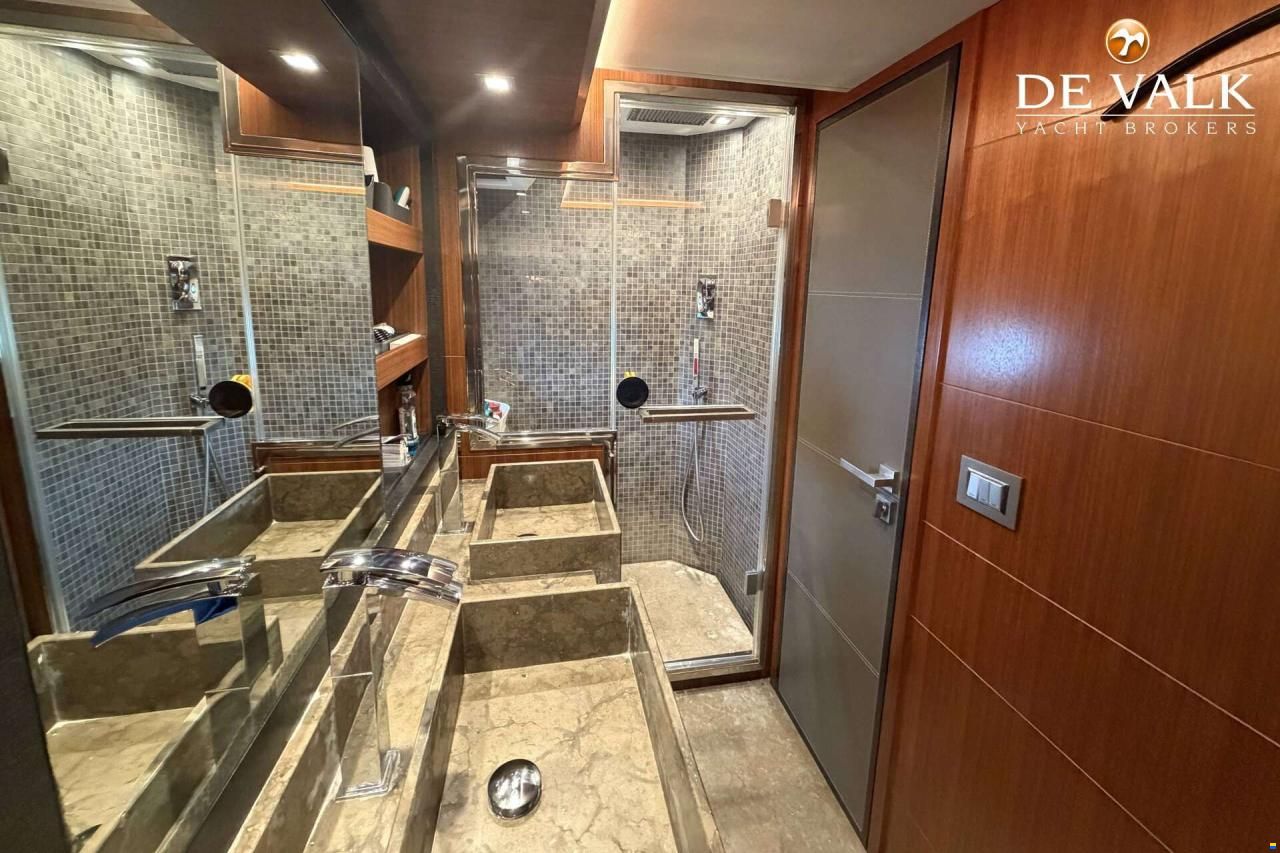 Monte Carlo Yachts 65