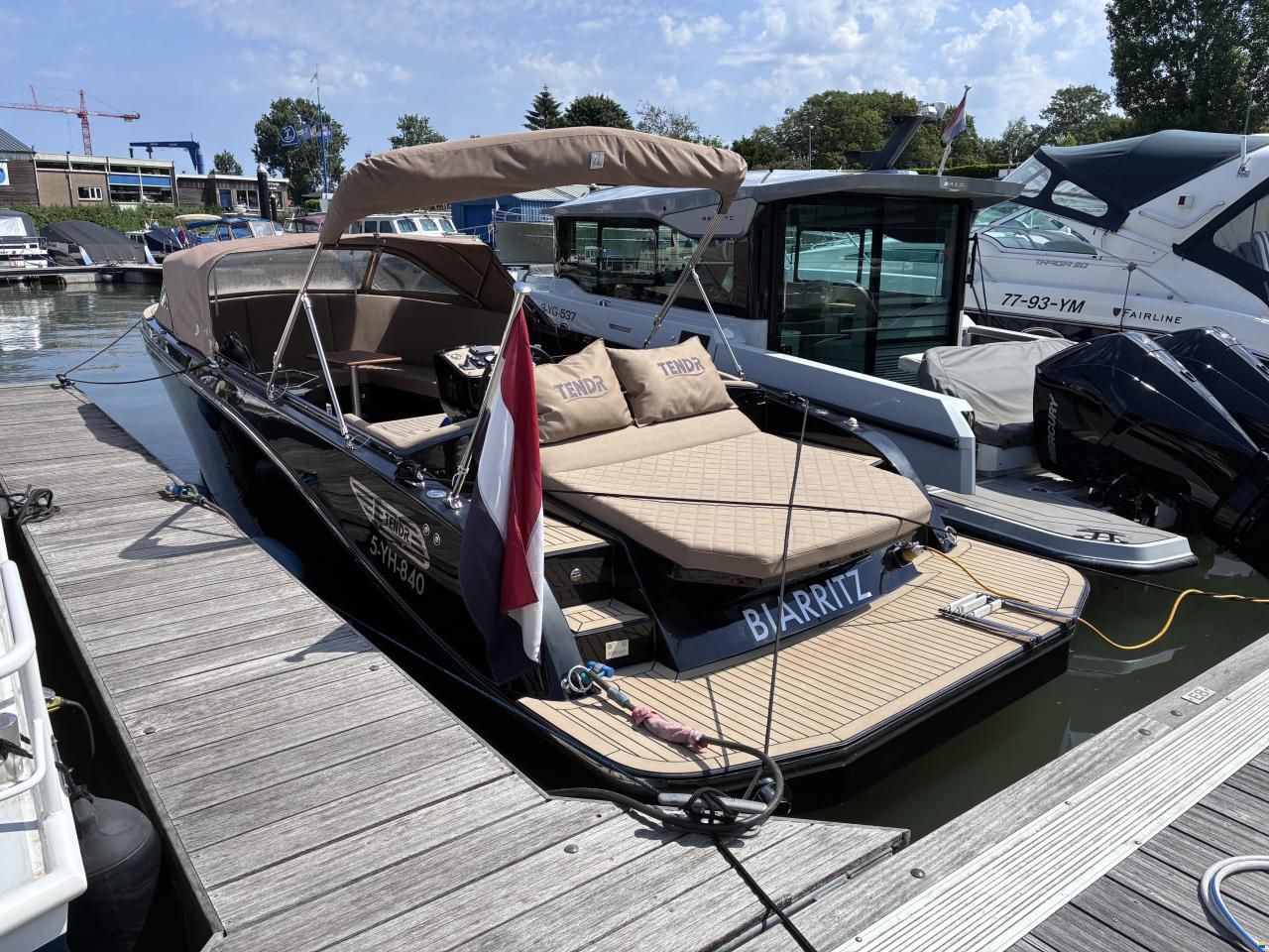 TendR 27 Cabin Inboard