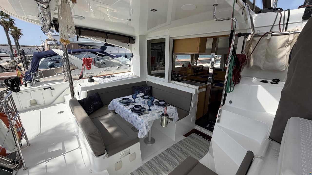 Lagoon 39