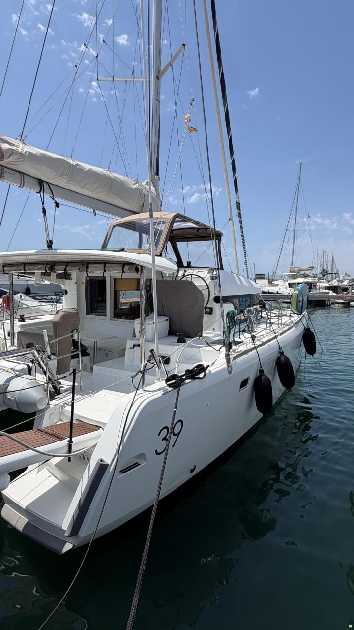 Lagoon 39