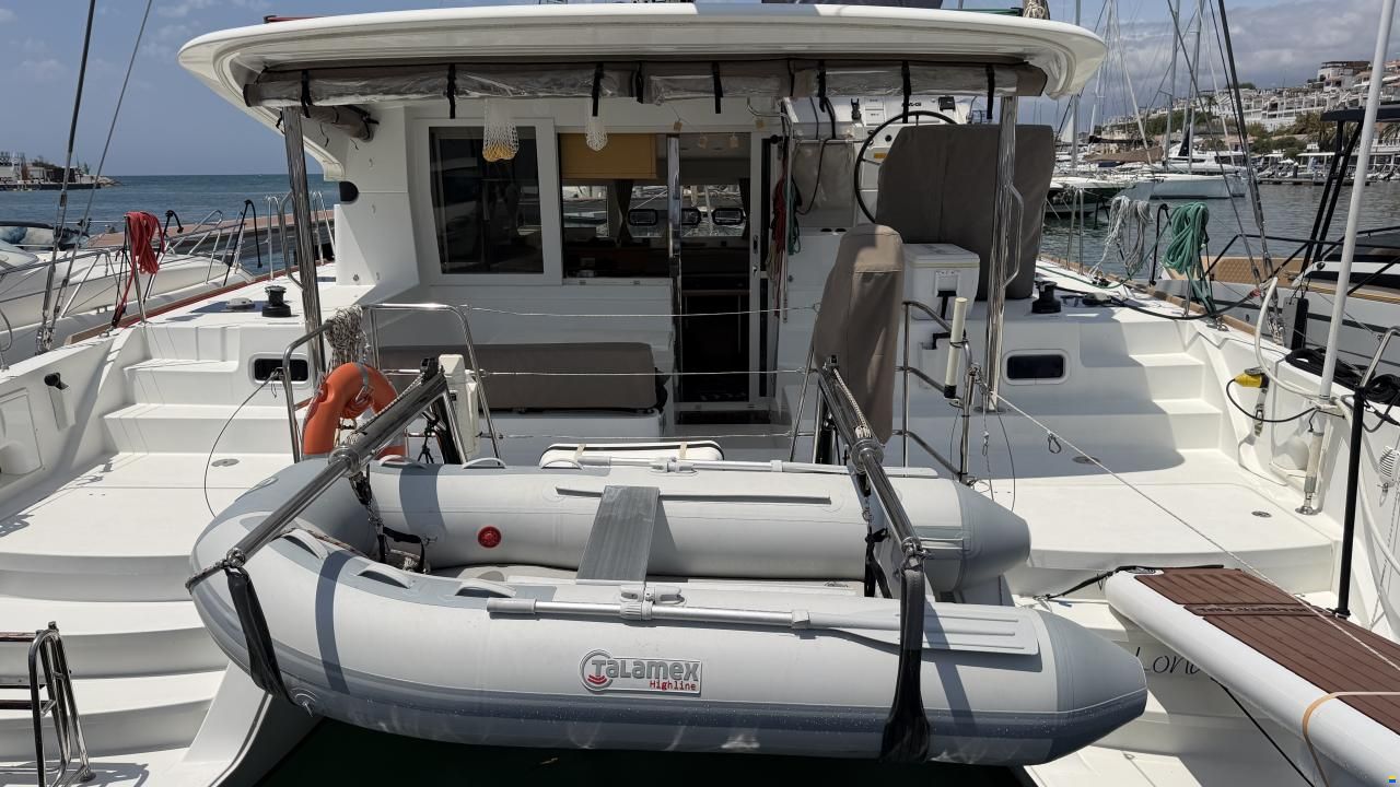 Lagoon 39