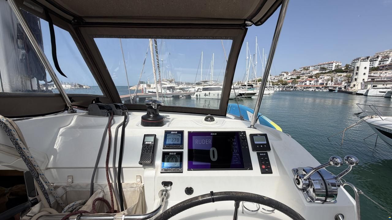 Lagoon 39