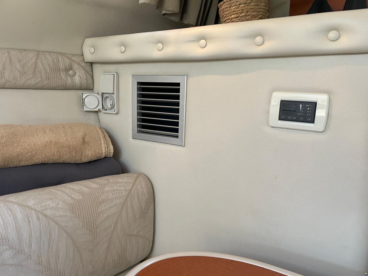 Chaparral 260 signature