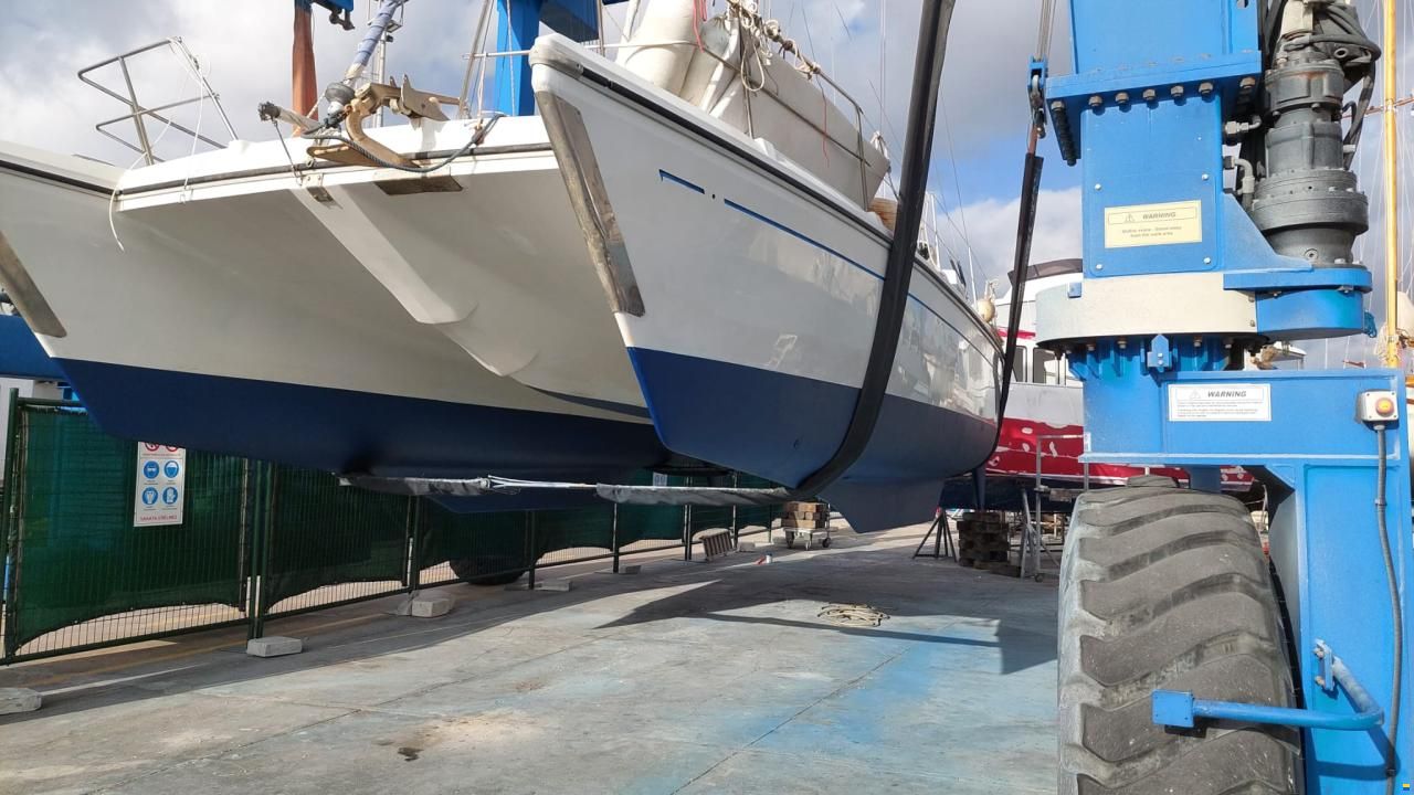 Prout Snowgoose 37